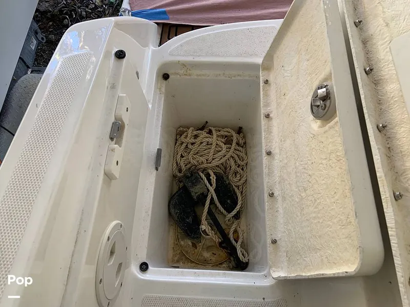 Slide: The Image of Bayliner VR5 2021 - 16060403