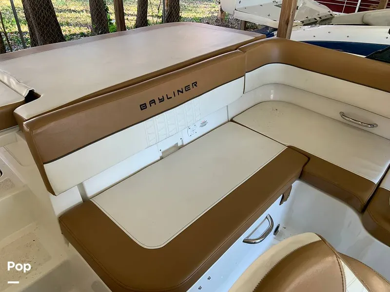 Slide: The Image of Bayliner VR5 2021 - 16060404