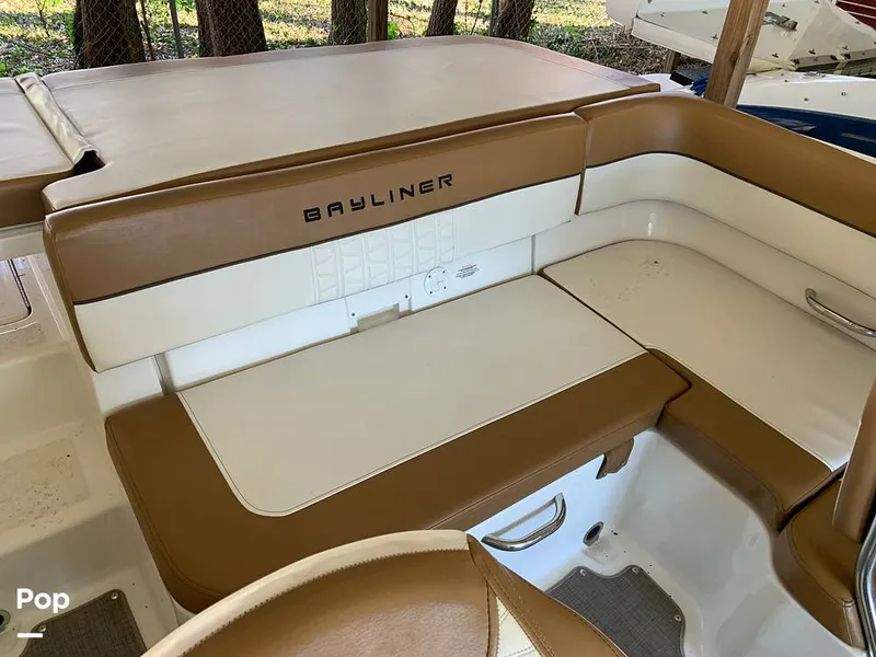 Slide: The Image of Bayliner VR5 2021 - 16060405