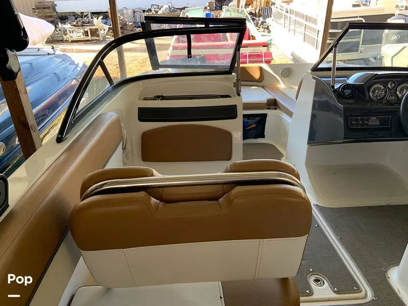 Slide: The Image of Bayliner VR5 2021 - 16060407