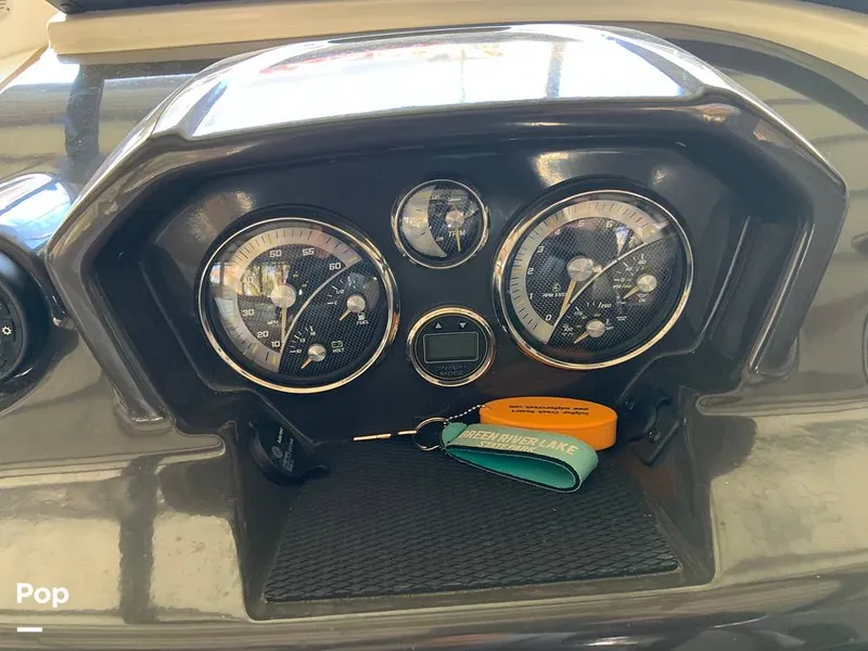 Slide: The Image of Bayliner VR5 2021 - 16060537