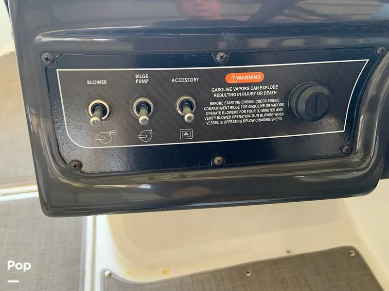 Slide: The Image of Bayliner VR5 2021 - 16060538