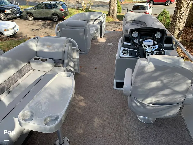 Slide: The Image of Plenty Of Seating - 16014838