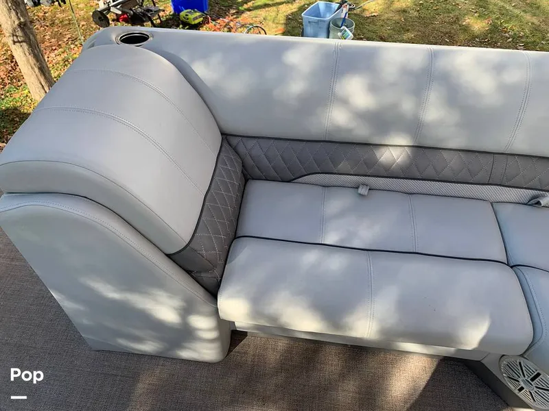 Slide: The Image of Ranger Boats Reata RP220C 2020 - 16014811