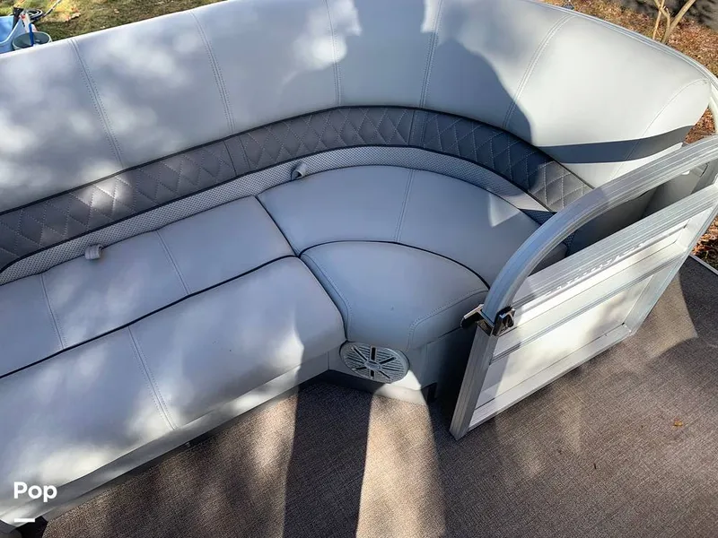 Slide: The Image of Ranger Boats Reata RP220C 2020 - 16014812