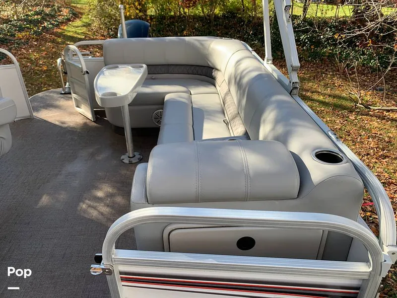 Slide: The Image of Ranger Boats Reata RP220C 2020 - 16014817