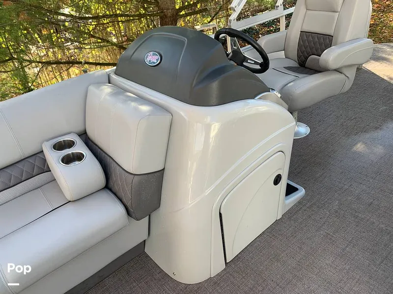 Slide: The Image of Ranger Boats Reata RP220C 2020 - 16014818