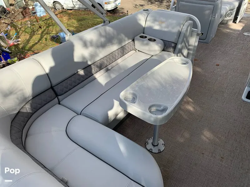 Slide: The Image of Ranger Boats Reata RP220C 2020 - 16014839