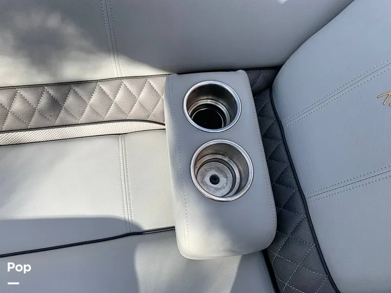 Slide: The Image of Movable Cup Holders - 16014840