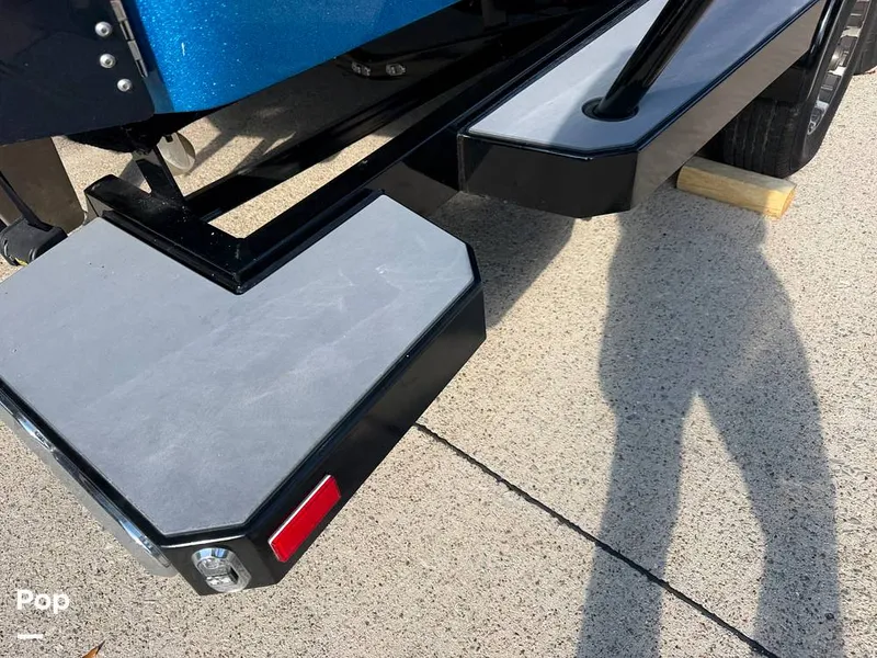 Slide: The Image of Axis A24 2022 - 16056101