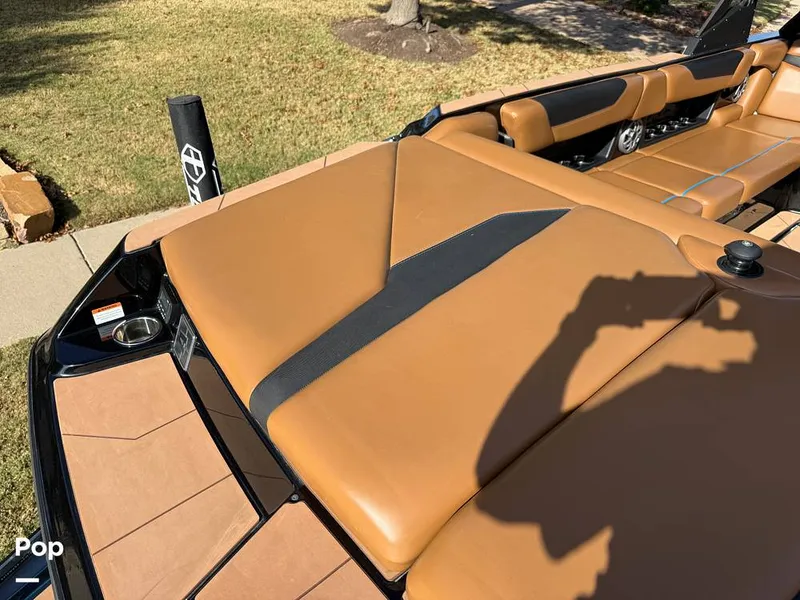 Slide: The Image of Axis A24 2022 - 16056145