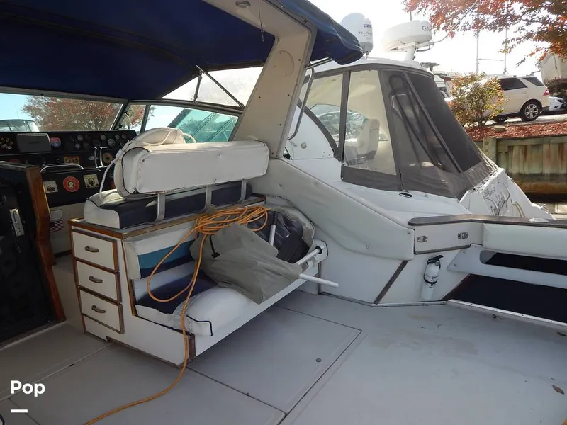 Slide: The Image of Sea Ray 390 Express Cruiser 1986 - 16017264