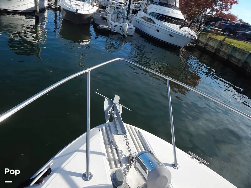 Slide: The Image of Sea Ray 390 Express Cruiser 1986 - 16017265