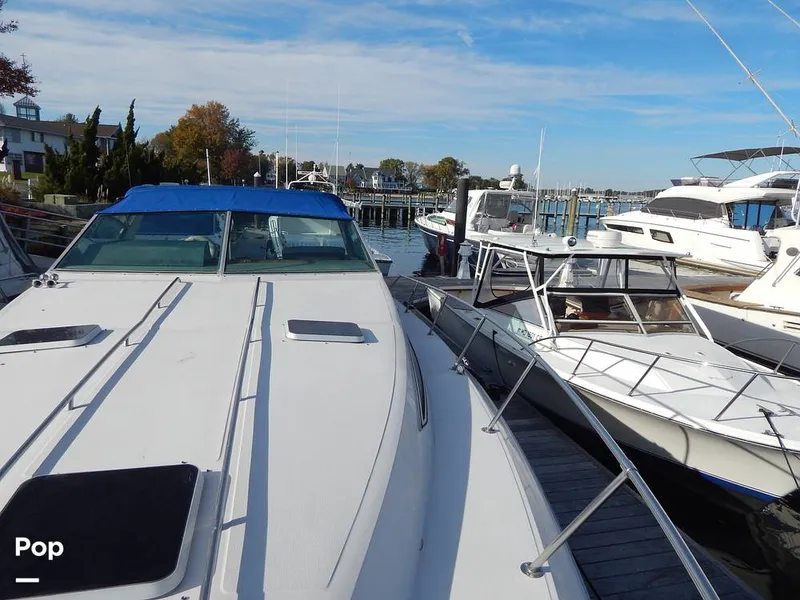 Slide: The Image of Sea Ray 390 Express Cruiser 1986 - 16017344