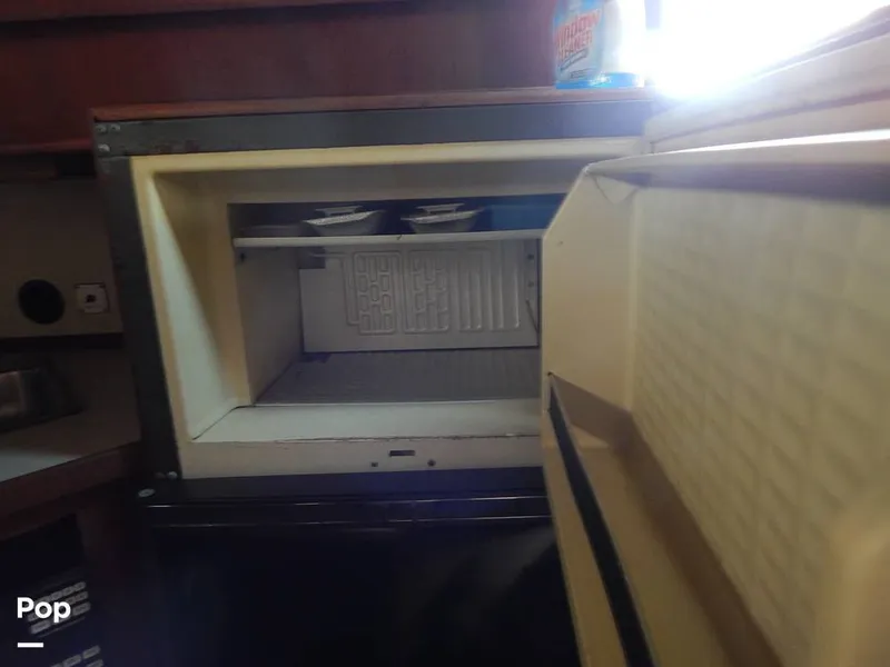 Slide: The Image of Sea Ray 390 Express Cruiser 1986 - 16017367