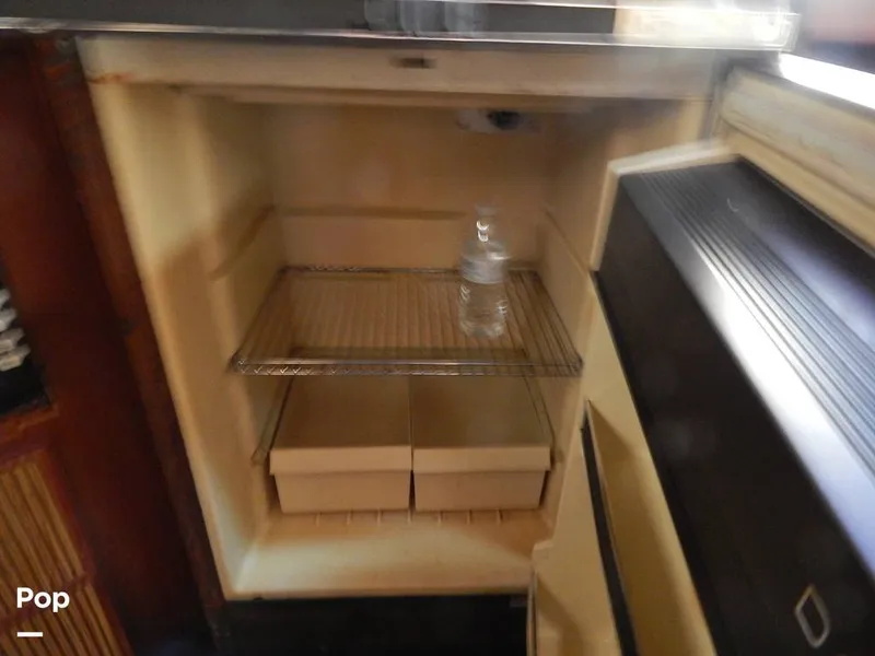 Slide: The Image of Sea Ray 390 Express Cruiser 1986 - 16017368