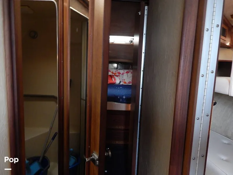 Slide: The Image of Sea Ray 390 Express Cruiser 1986 - 16017506