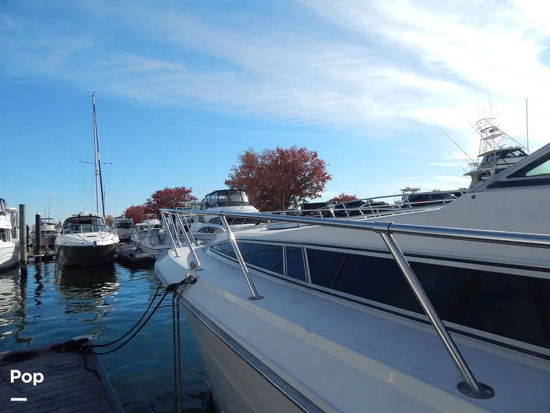 Slide: The Image of Sea Ray 390 Express Cruiser 1986 - 16017259