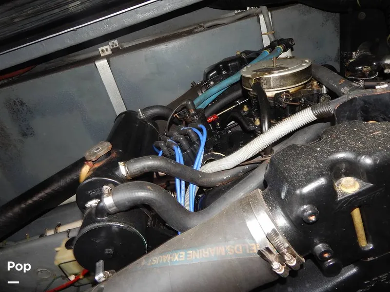 Slide: The Image of Sea Ray 390 Express Cruiser 1986 - 16017509