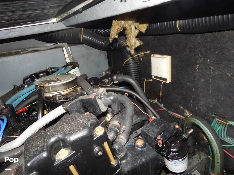 Slide: The Image of Sea Ray 390 Express Cruiser 1986 - 16017510