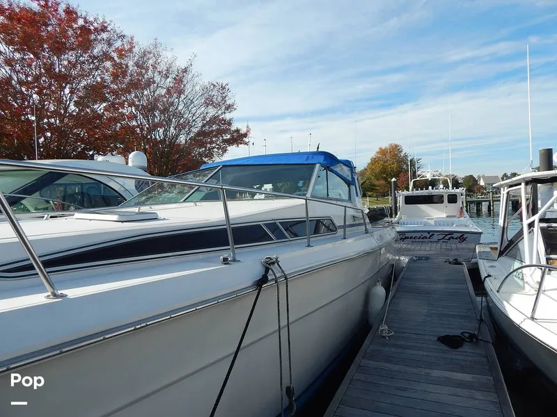 Slide: The Image of Sea Ray 390 Express Cruiser 1986 - 16017260