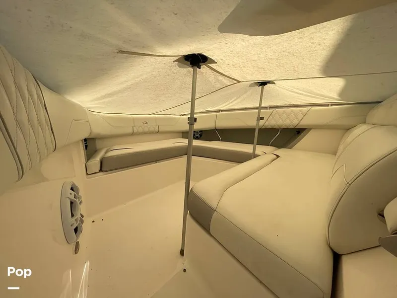 Slide: The Image of Regal 33 SAV 2019 - 16119242