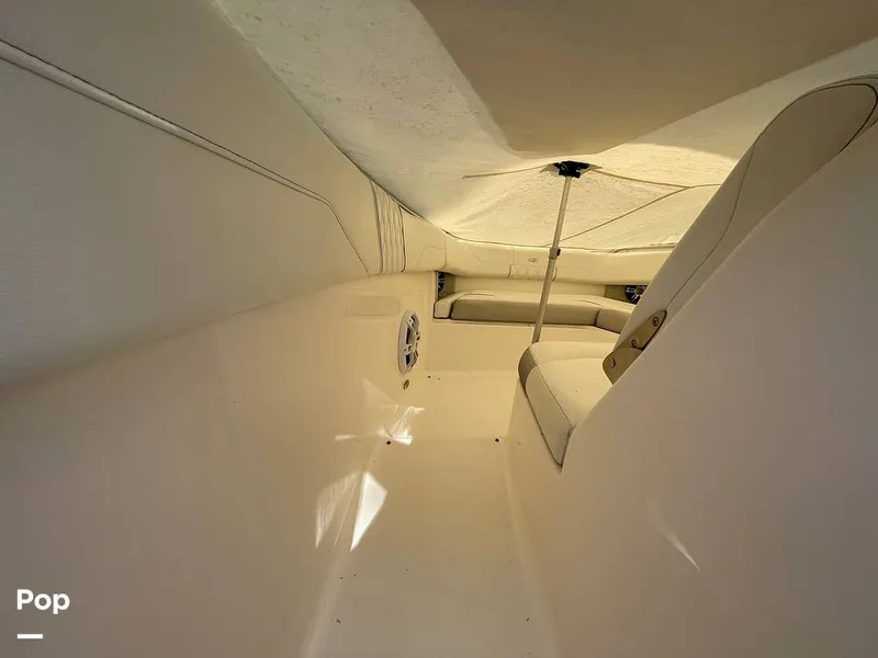 Slide: The Image of Regal 33 SAV 2019 - 16119244