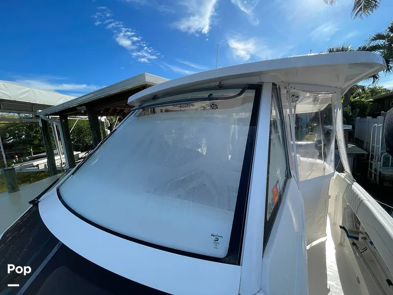 Slide: The Image of Regal 33 SAV 2019 - 16119247