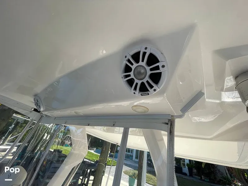 Slide: The Image of Regal 33 SAV 2019 - 16119253