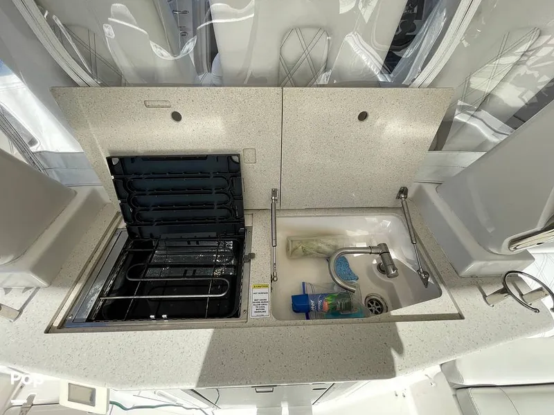 Slide: The Image of Regal 33 SAV 2019 - 16119075