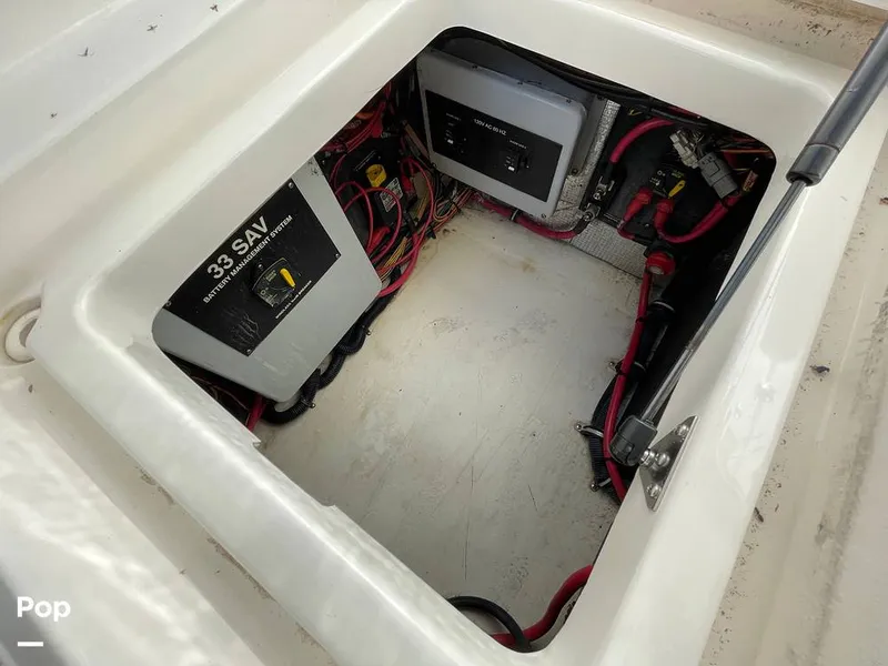 Slide: The Image of Regal 33 SAV 2019 - 16119081