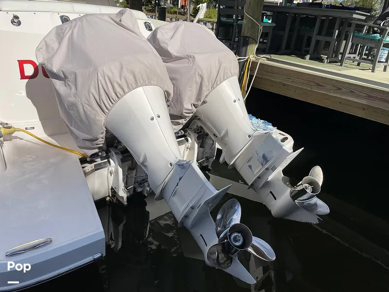 Slide: The Image of Regal 33 SAV 2019 - 16119267