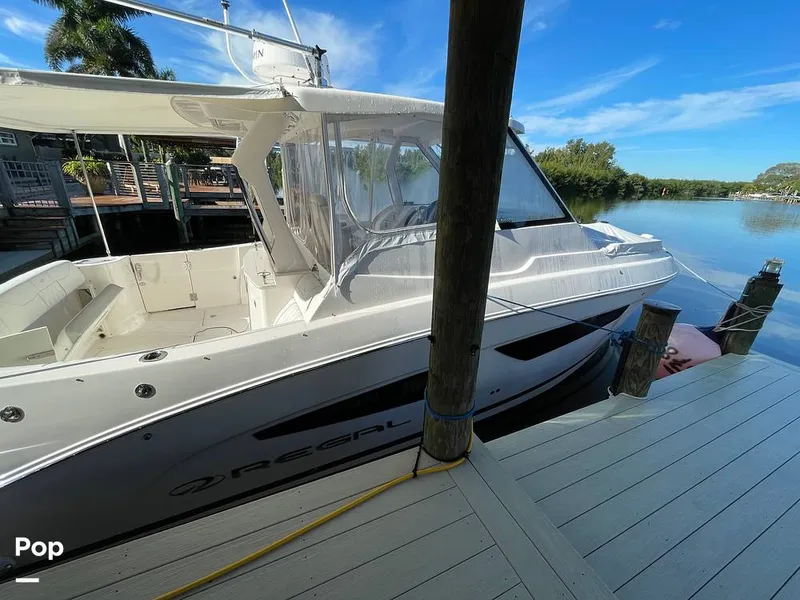 Slide: The Image of Regal 33 SAV 2019 - 16119035