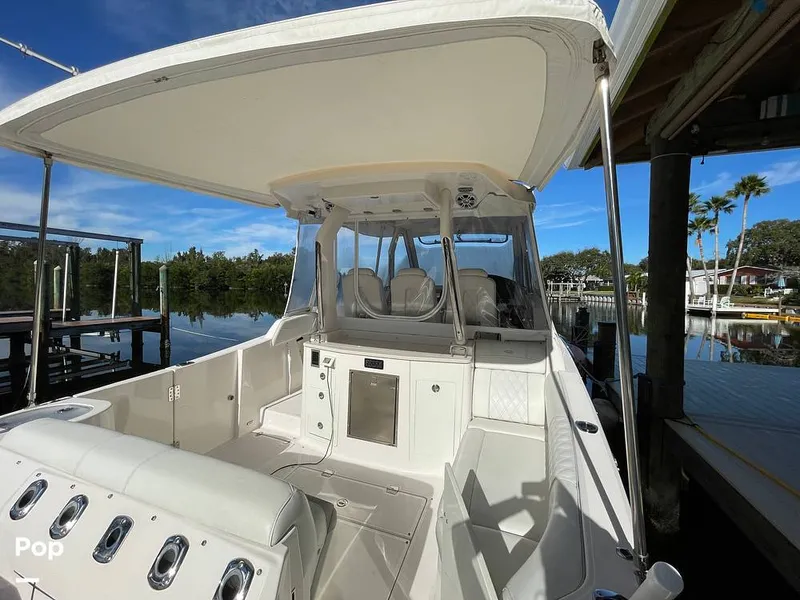 Slide: The Image of Regal 33 SAV 2019 - 16119061