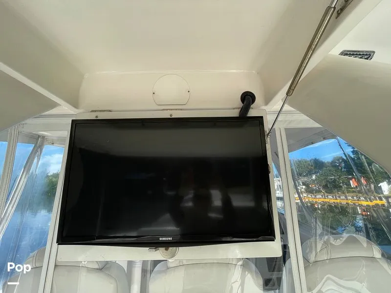 Slide: The Image of Regal 33 SAV 2019 - 16119090