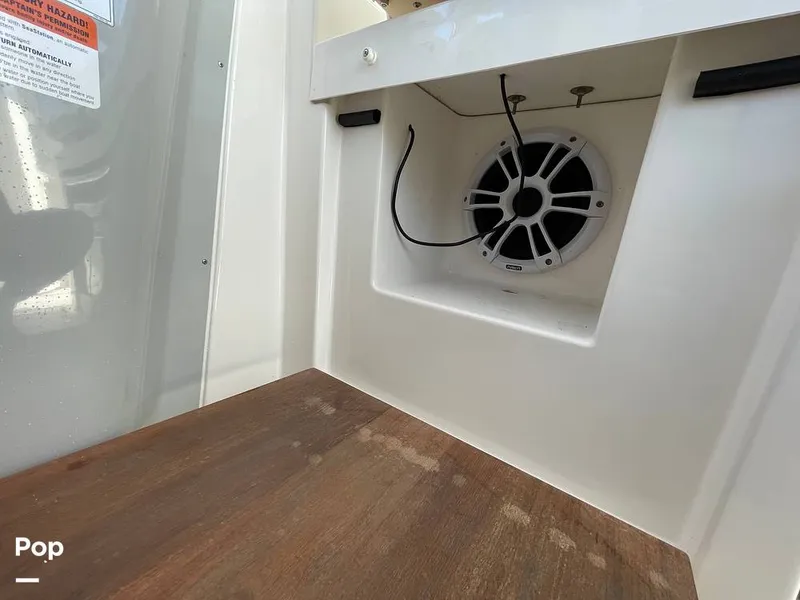 Slide: The Image of Regal 33 SAV 2019 - 16119100