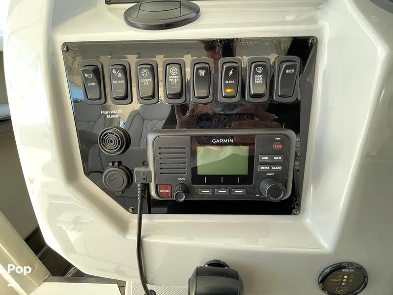 Slide: The Image of Regal 33 SAV 2019 - 16119107