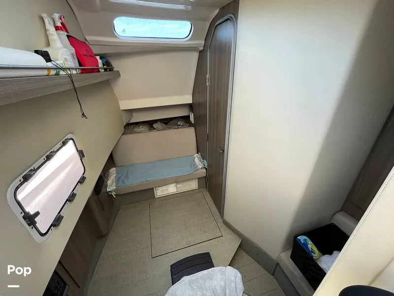 Slide: The Image of Regal 33 SAV 2019 - 16119114