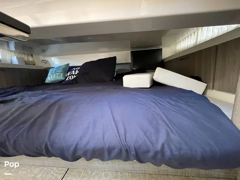 Slide: The Image of Regal 33 SAV 2019 - 16119118