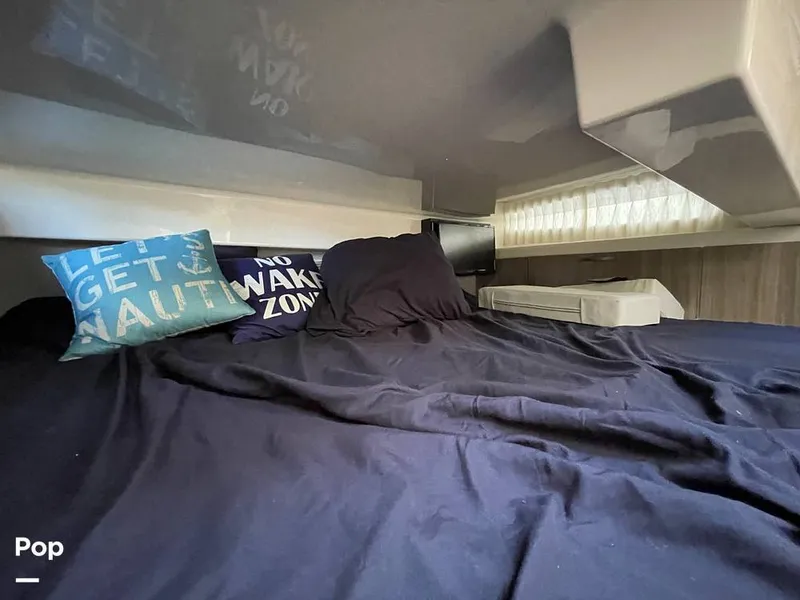 Slide: The Image of Regal 33 SAV 2019 - 16119121