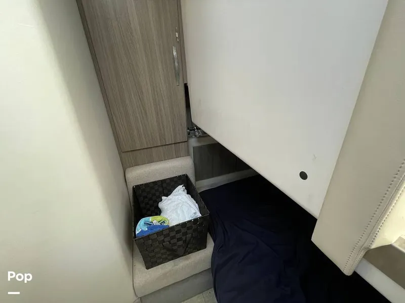 Slide: The Image of Regal 33 SAV 2019 - 16119122