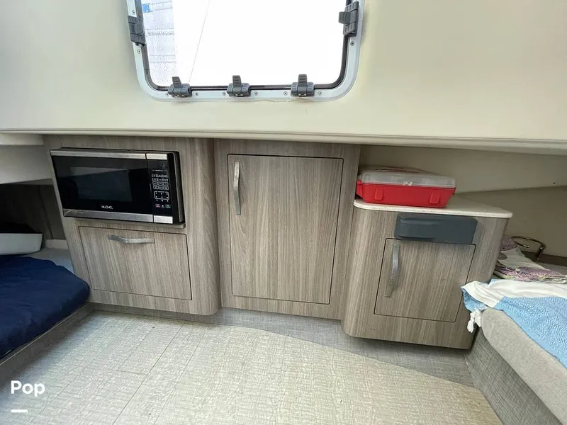 Slide: The Image of Regal 33 SAV 2019 - 16119124