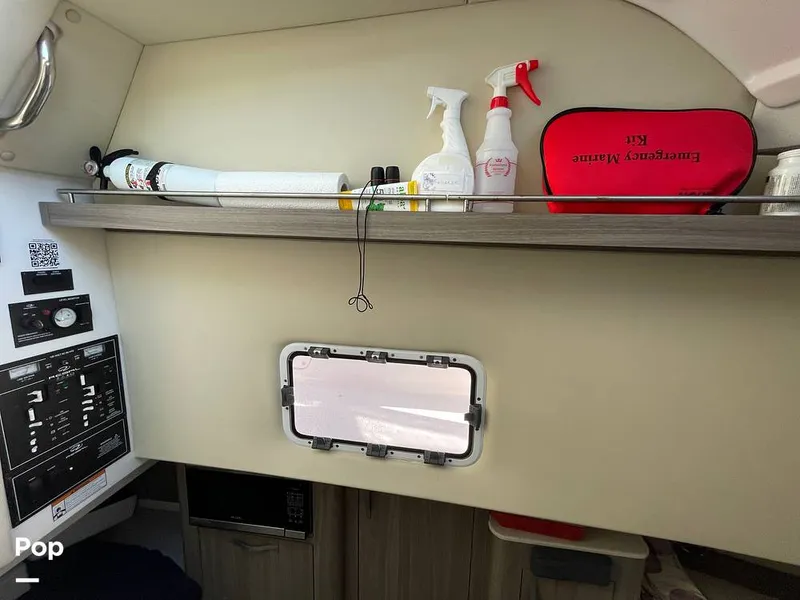 Slide: The Image of Regal 33 SAV 2019 - 16119129