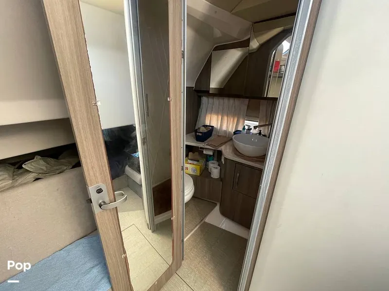 Slide: The Image of Regal 33 SAV 2019 - 16119134