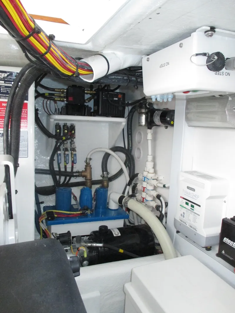 Slide: The Image of Jersey Cape Devil 36 Custom 2025 - 56