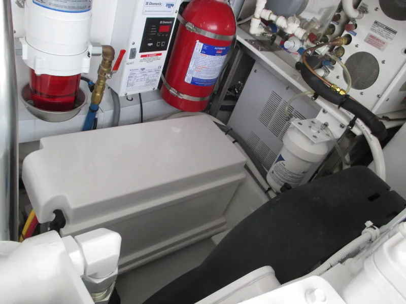 Slide: The Image of Jersey Cape Devil 36 Custom 2025 - 60