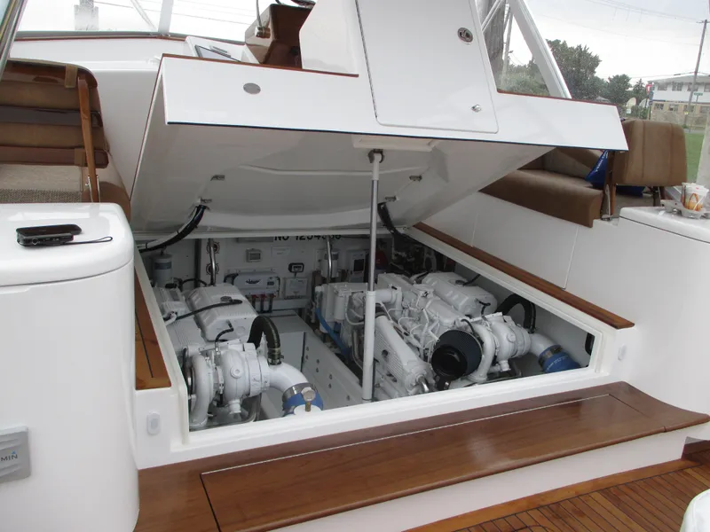 Slide: The Image of Jersey Cape Devil 36 Custom 2025 - 70