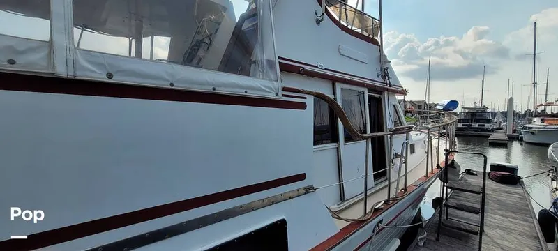 Slide: The Image of Marine Trader 42 Labelle 1984 - 15999257