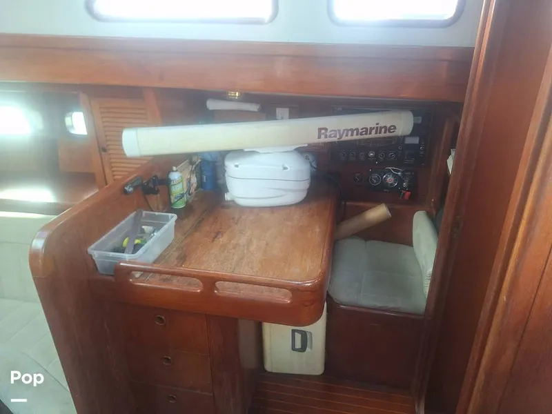 Slide: The Image of Nav Desk - 16001079