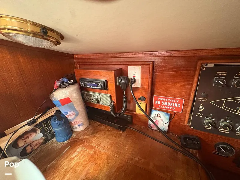 Slide: The Image of Nav Desk/marine Radio - 16043855